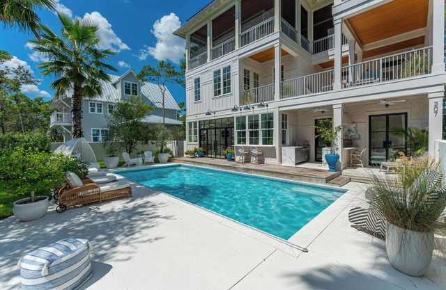 Three Palms at Betty|Easy Beach Access|Private Pool & Golf Cart
