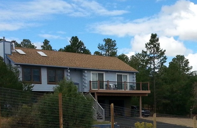 Tijeras Tranquility, Mountain Cabin with Views