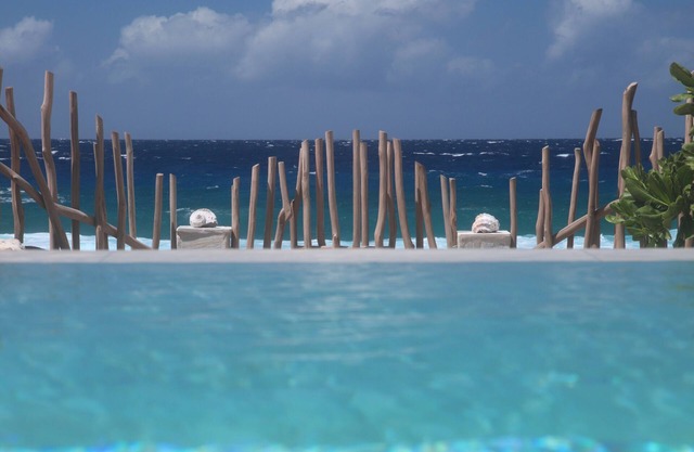 Tiki Beach Moorea , la Propriété Bord de mer Face aux Baleines !