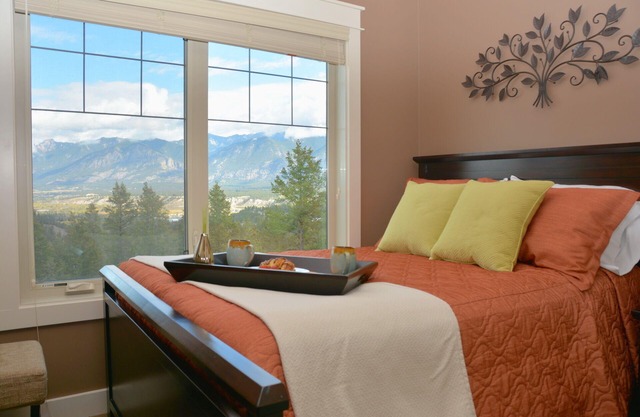 Timber View Chalet, Luxury 3 Bedroom Mountain Chalet, Beautiful Views