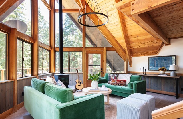 Timberline by AvantStay | Stunning Chalet Cabin w/Hot Tub & Home Theater!