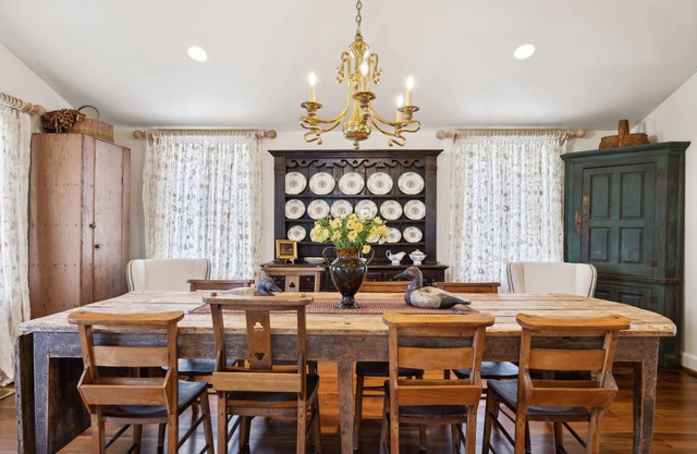 Tin Roof Cottage: Timeless Retreat in Leiper's Fork