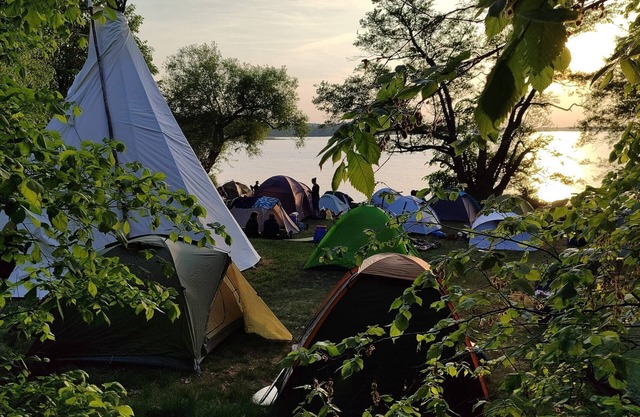 Tipi camp for groups directly on the lake, lake district
