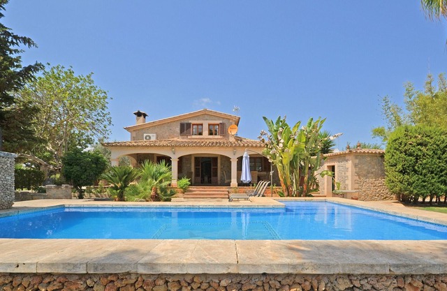 TIRASET, Country house with private swimming pool and tennis court in Llubí