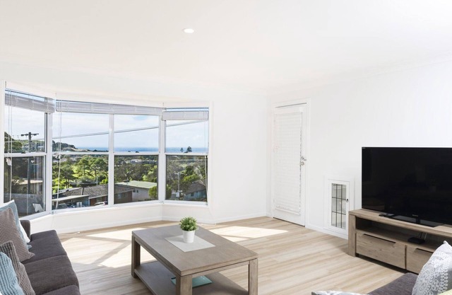 Tiro Moana beautifully renovated pet friendly home