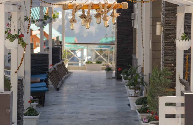 Toadhall 4 BHK w/King size bed, Food, Bed, Garden, Parking