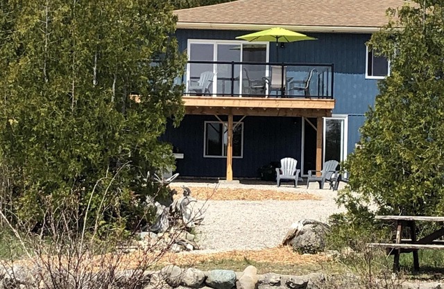 Tobermory - Lake Huron Waterfront Private Home
