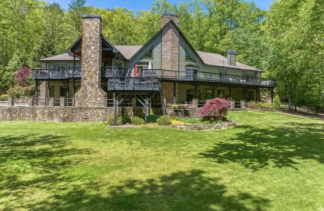 Toccoa Lodge Toccoa River Frontage 10000 sqft