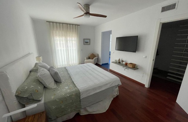 Tokyo Rooms (El Playazo) - Habitación PREMIUM con baño privado