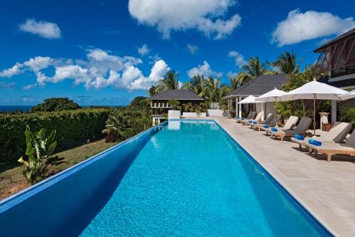 Tom Tom by Blue Sky Luxury