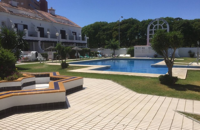 Tomillo-Spacious beach-side townhouse 2 minutes from the sandy beach Fuengirola