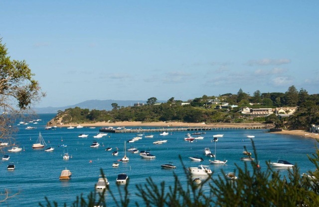 TOP DECK APARTMENT - PORTSEA