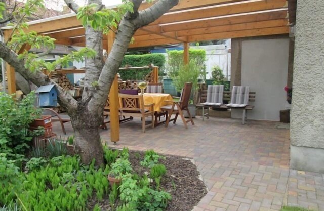 top modernized bungalow in a good location!