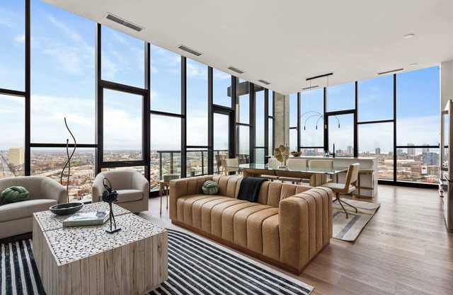 Top of River West: Luxe Penthouse for Groups