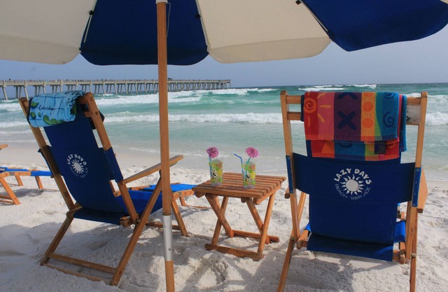 TOP RENTAL DIRECTLY ON THE GULF W/FREE CHAIR SERVICE! ONLY 1 WEEK LEFT OF OCT!