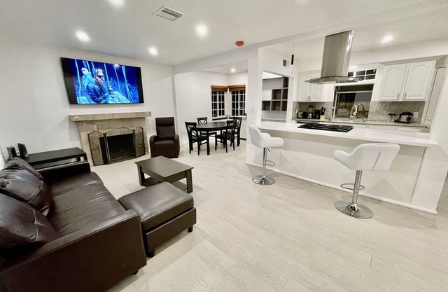 Total 6 bedrooms 2 full bath 12 beds New Remodeled