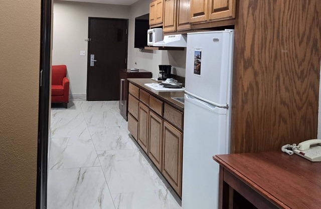 Town House Extended Stay Hotel Downtown