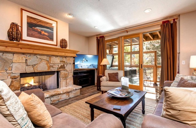 Town Pointe 3 BedroomsTPC-102C by KBM