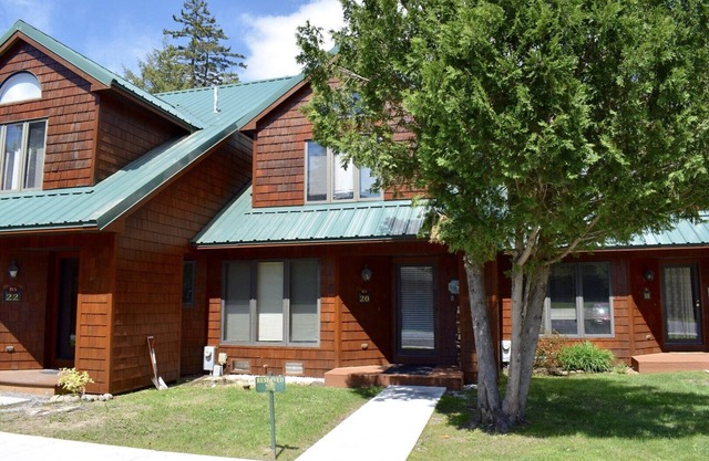 Townhome B4 - 4th Lake