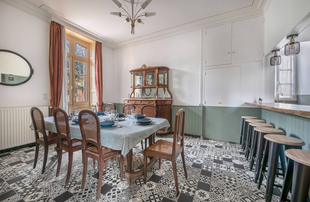 Townhouse for 7 in the upper town