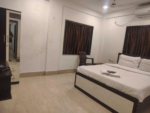Townhouse Madhyamgram Chowmatha Bus Terminal Kolkata Formerly Star Guest House