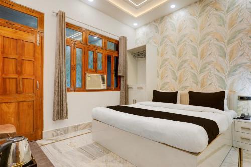 Townhouse Vishwanath Temple Varanasi