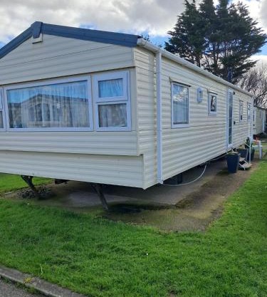 Tp61 Lyons Robin Hood pet friendly with WiFi