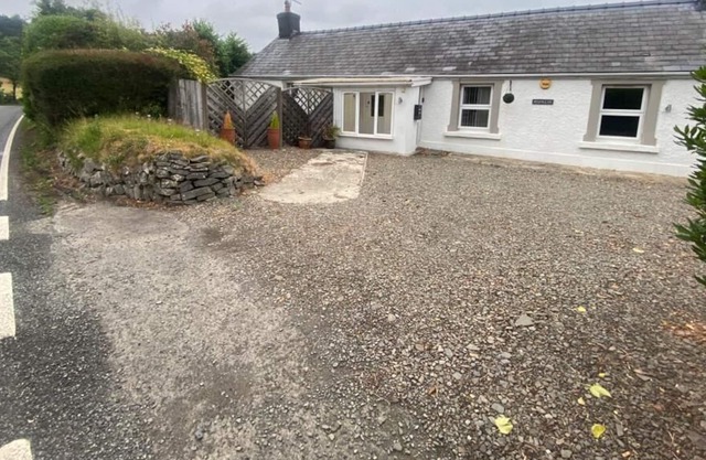 Traditional 2-Bed Welsh Cottage, Ystrad Aeron,