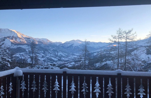 Traditional chalet Le Grizzli