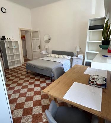 Traditional Home Isola District - Shared Appartment