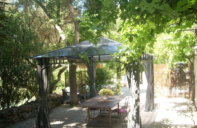 Traditional house with swimming pool for 1 couple - two children