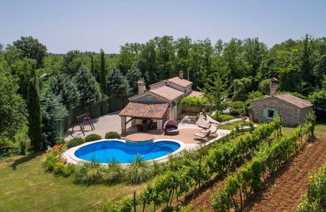 Traditional Istrian house with pool, pets welcome, near Labin - Rabac