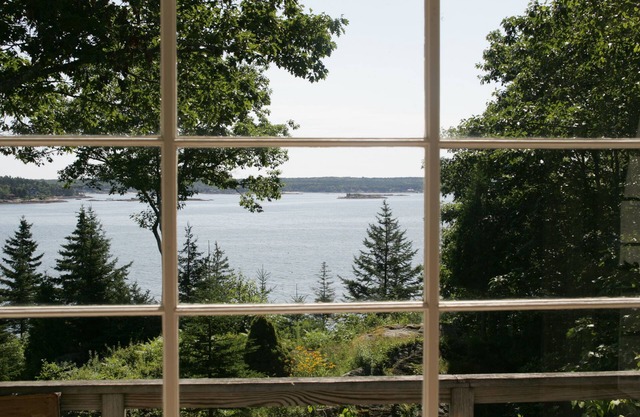 Traditional Maine Cottage with John's Bay Vistas: Cove and Bay Views
