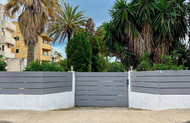 Traditional Mallorcan house 70 meters from the beach!