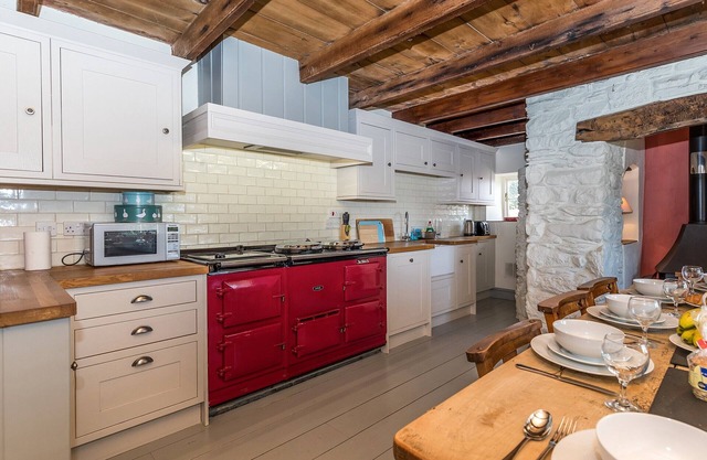 Traditional Pembrokeshire Farm Cottage between St Davids and Whitesands Beach.