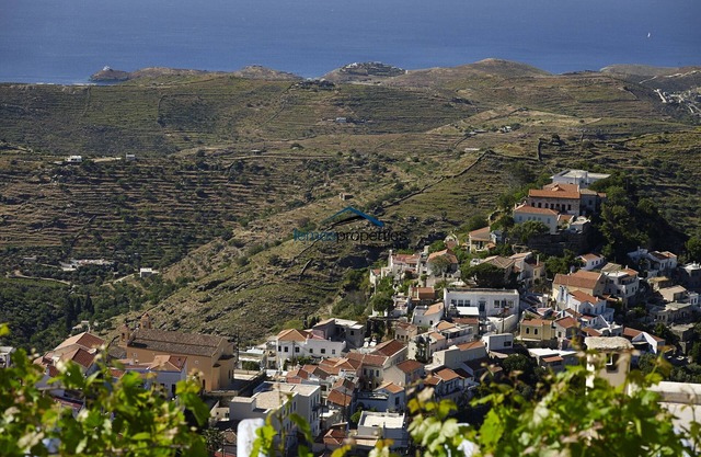 Traditional stone house in Ioulis (Kea) with a fantastic view