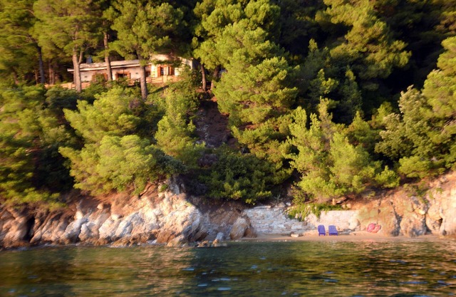 Traditional villa Seagullstone, with private beach and magnificent view