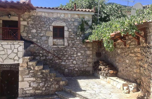 Traditional village house on Argolis for 6 persons