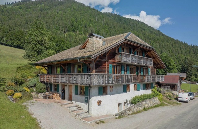 Traditional wooden chalet sleeps 14,