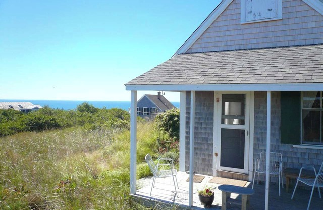 Tranquil 3-Bedroom Truro Cabin on Corn Hill – Steps to Bay, Stunning Views!