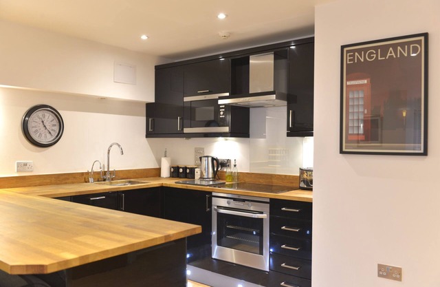 Tranquil but central stylish hideaway just moments from the beach and theatres