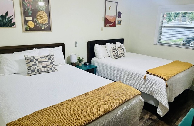 Tranquil City Spot 2 Queen Beds Await You