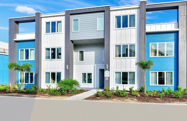 Tranquil Condo Haven near Disney with Resort & Waterpark Access - B44-241