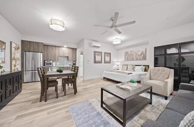 Tranquil Dog-Friendly Lake Oswego Luxury Studio