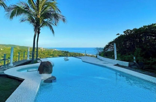Tranquil Oceanview Guesthouse w/Luxurious Pool