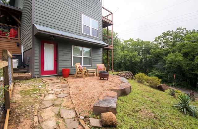 Tranquil Pottsboro Studio w/Fire Pit, Forest View
