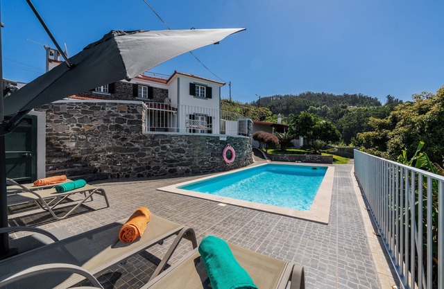 Tranquil stone villa in Calheta | Casa Florenças