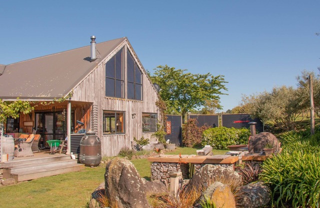 Tranquil Te Puke - Kuratau Holiday Home