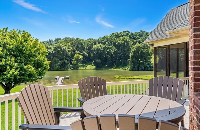 Tranquil Tellico Lakefront Retreat - Kayaks! Private Dock!