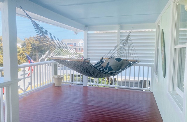 Tranquil Wrightsville Beach Cottage 200 Yds from the Sand!